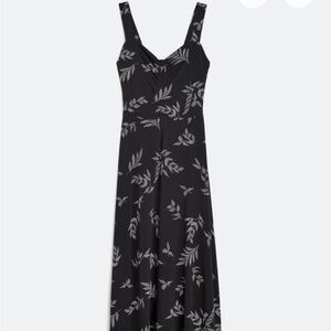 41 Hawthorn Black and Gray Leaf Print Maxi Dress